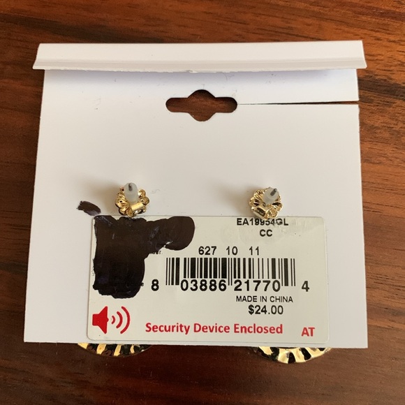 NWT Draper James gold tone hammered earrings - Picture 2 of 2